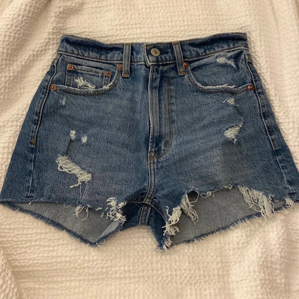 NWOT Mom Short High Rise - Picture 1 of 3